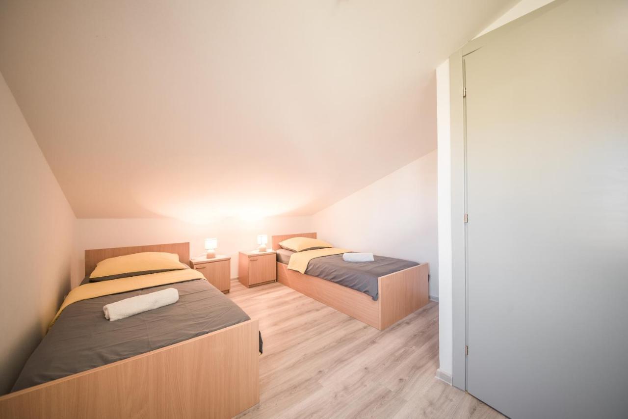 Apartments And Rooms By The Sea Vrsi - Mulo, Zadar - 5848 Экстерьер фото